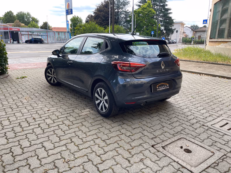 Renault Clio - 7
