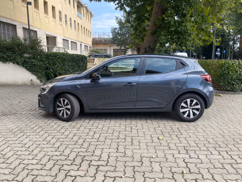 Renault Clio - 8