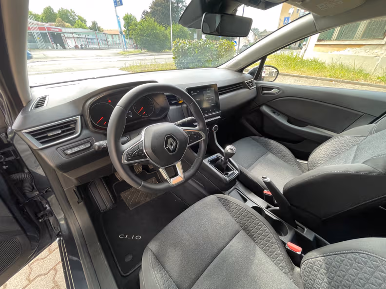 Renault Clio - 26