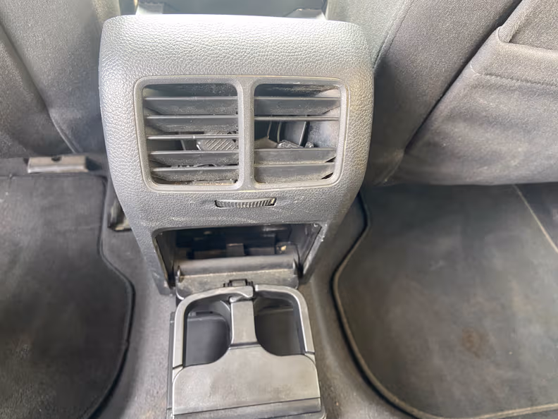 Volkswagen Golf - 25