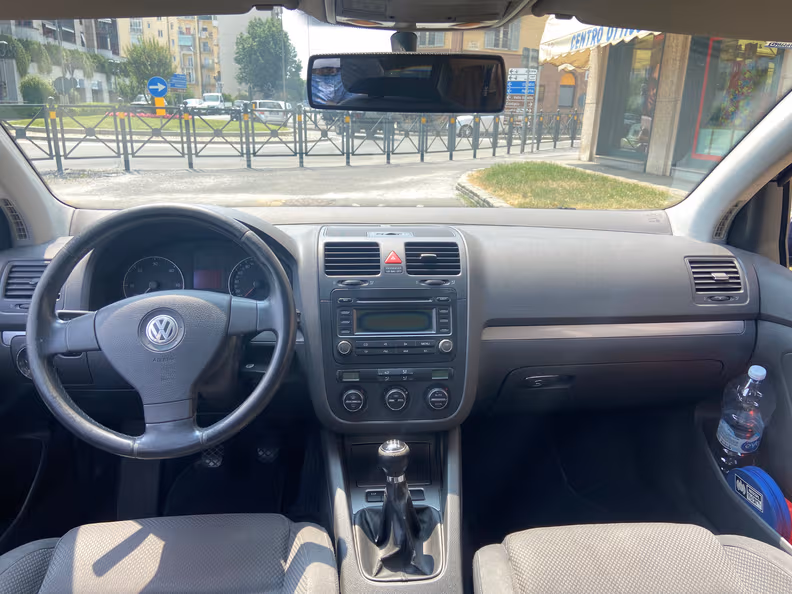 Volkswagen Golf - 5