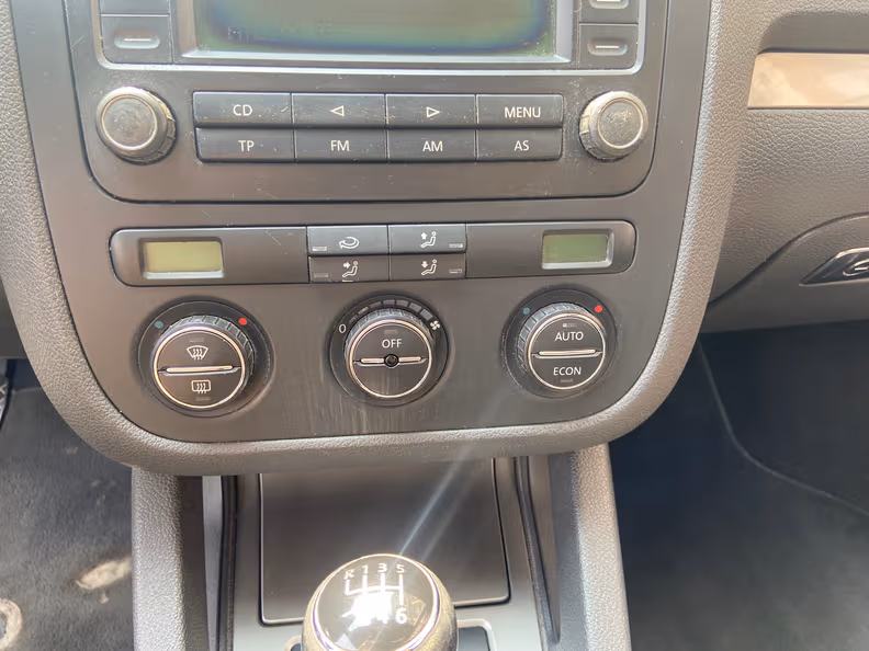 Volkswagen Golf - 11