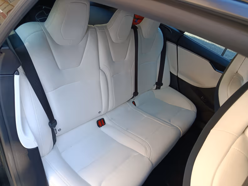 Tesla Model S - 20