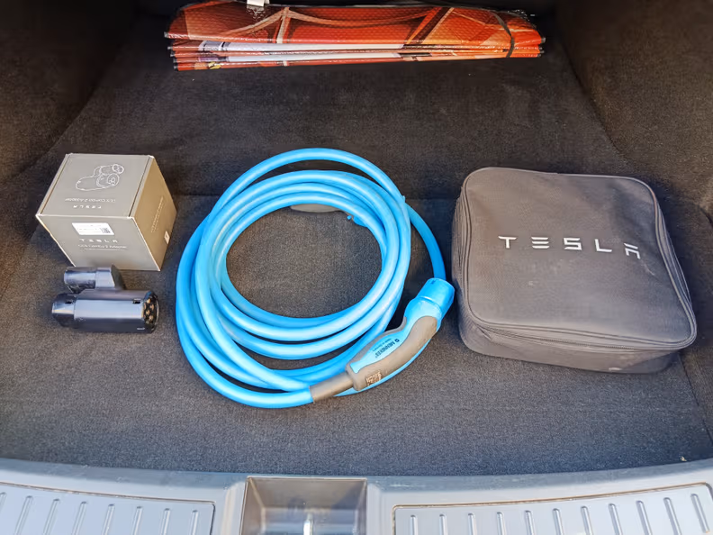 Tesla Model S - 38
