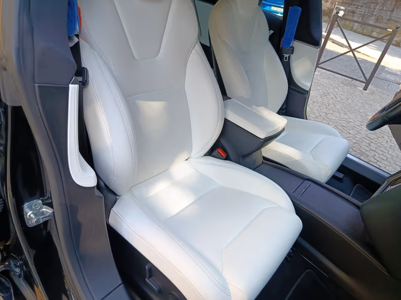 Tesla Model S - 18