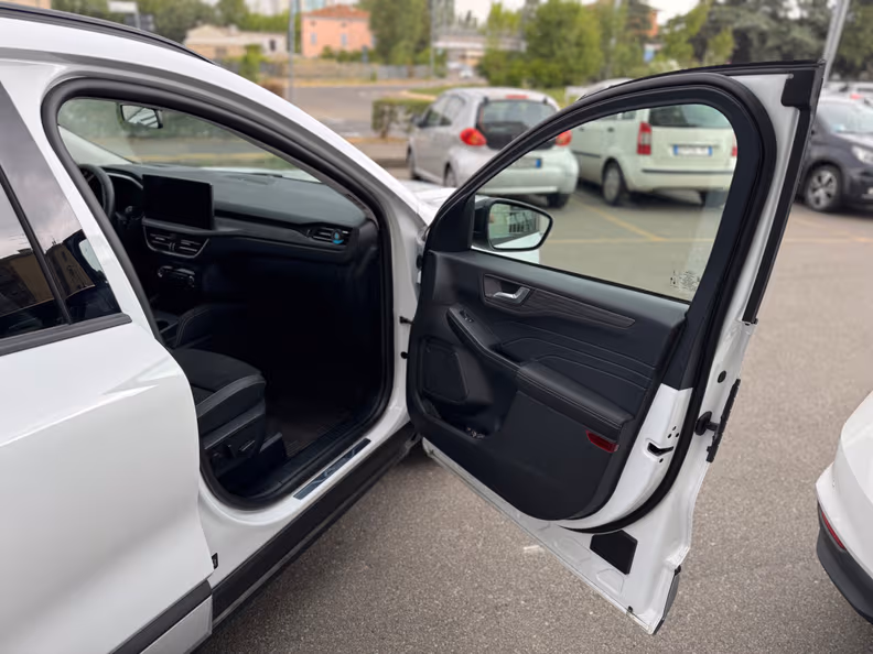 Ford Kuga - 28