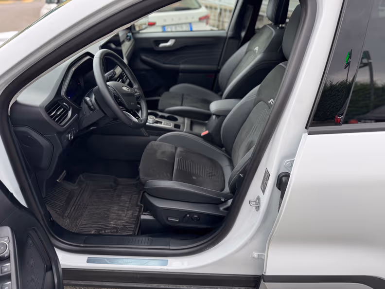 Ford Kuga - 23