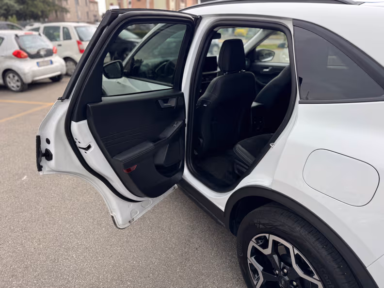 Ford Kuga - 24