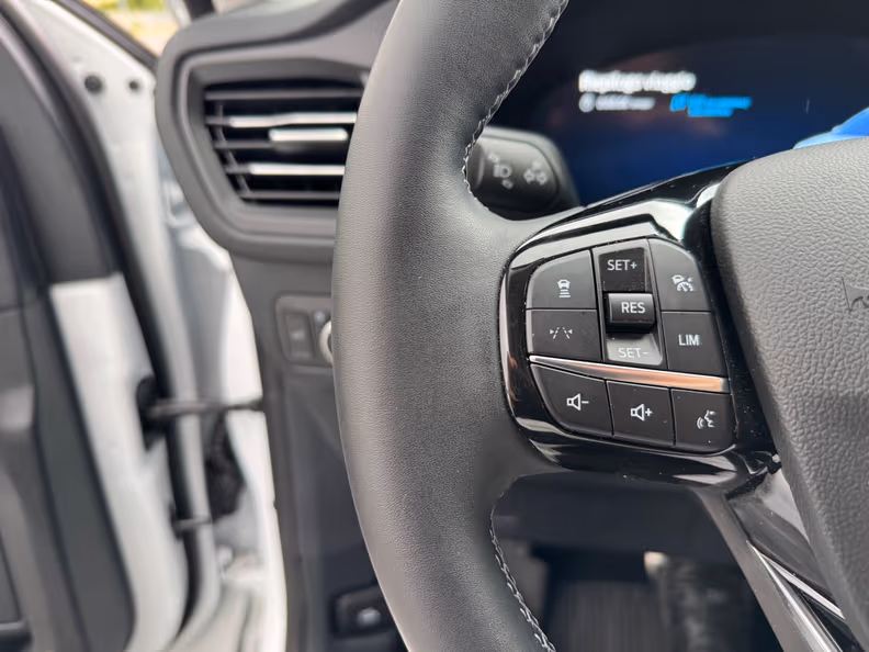 Ford Kuga - 11