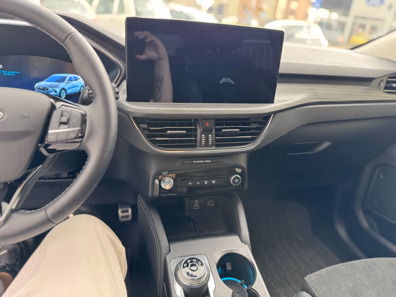 Ford Kuga - 12