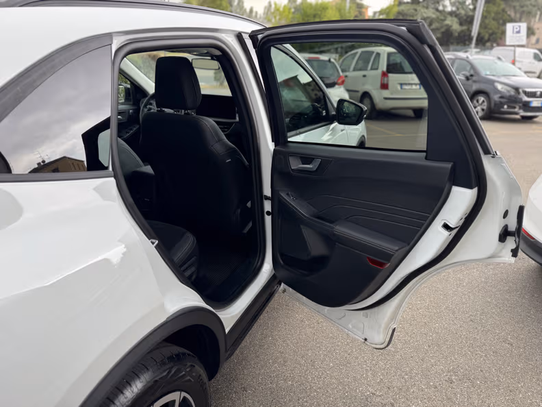 Ford Kuga - 26