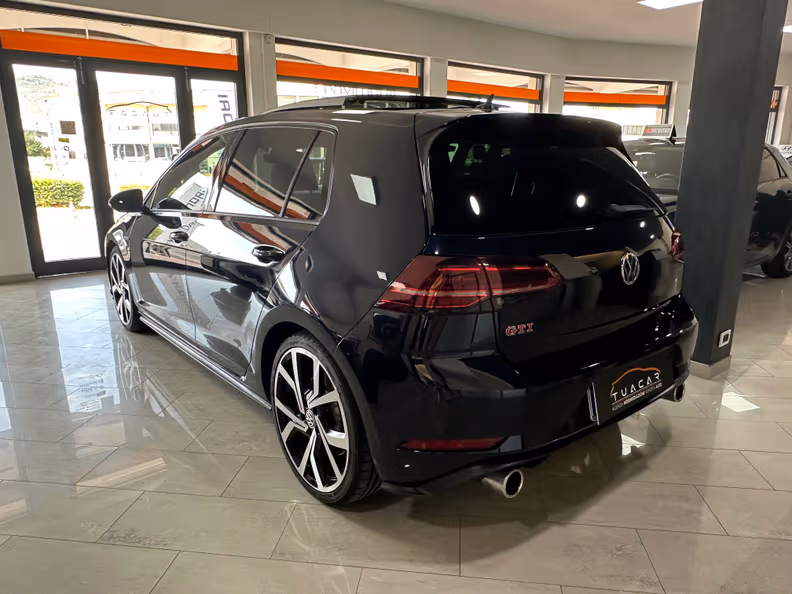 VW Golf - 5