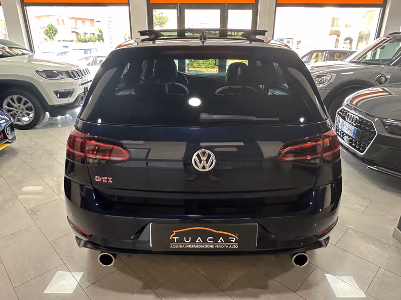 VW Golf - 6