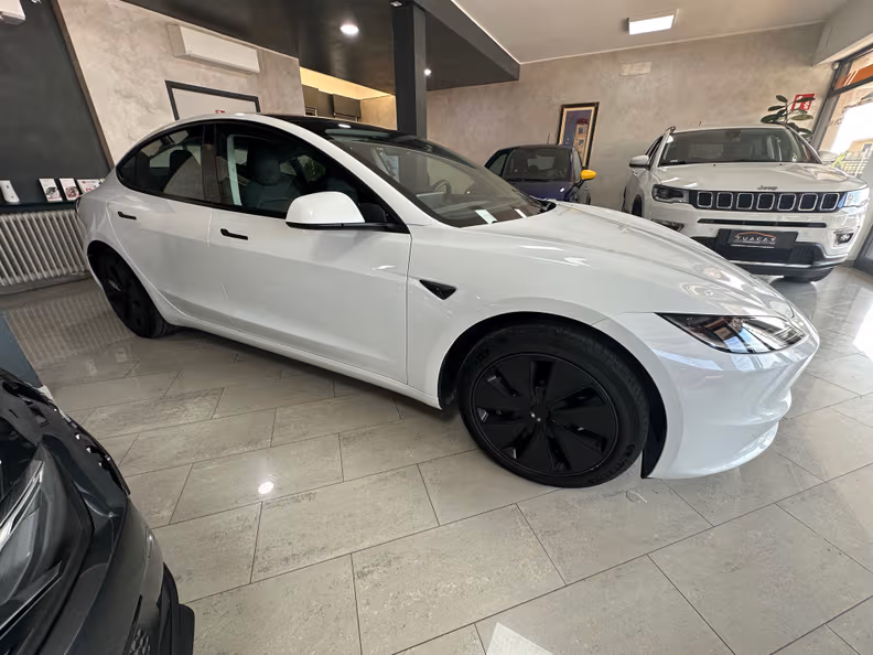 Tesla Model 3 - 6