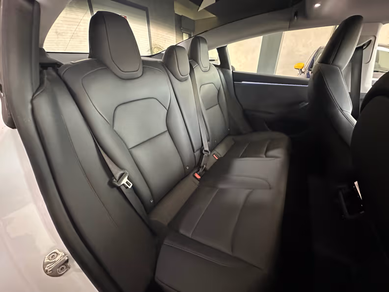 Tesla Model 3 - 13