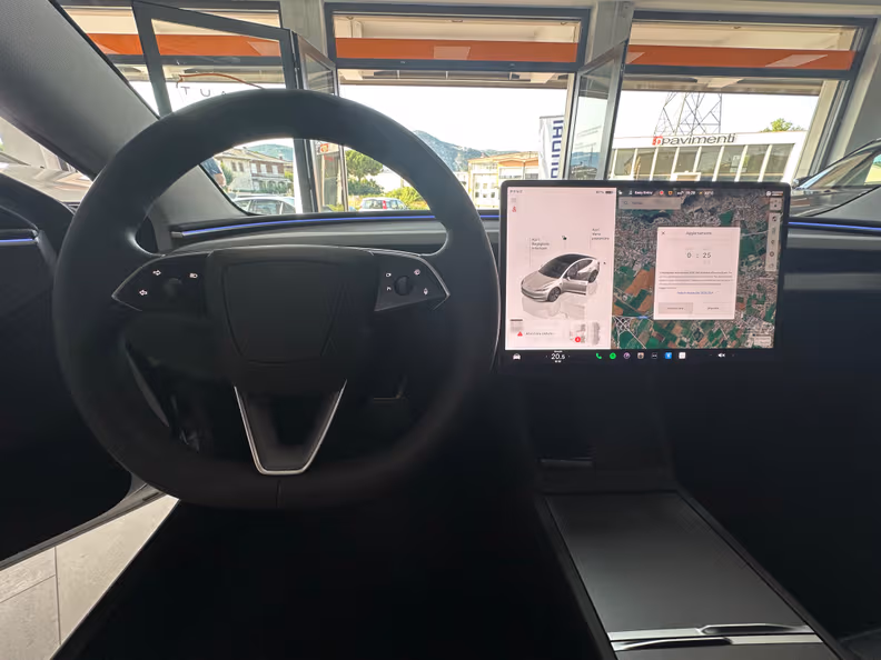 Tesla Model 3 - 8