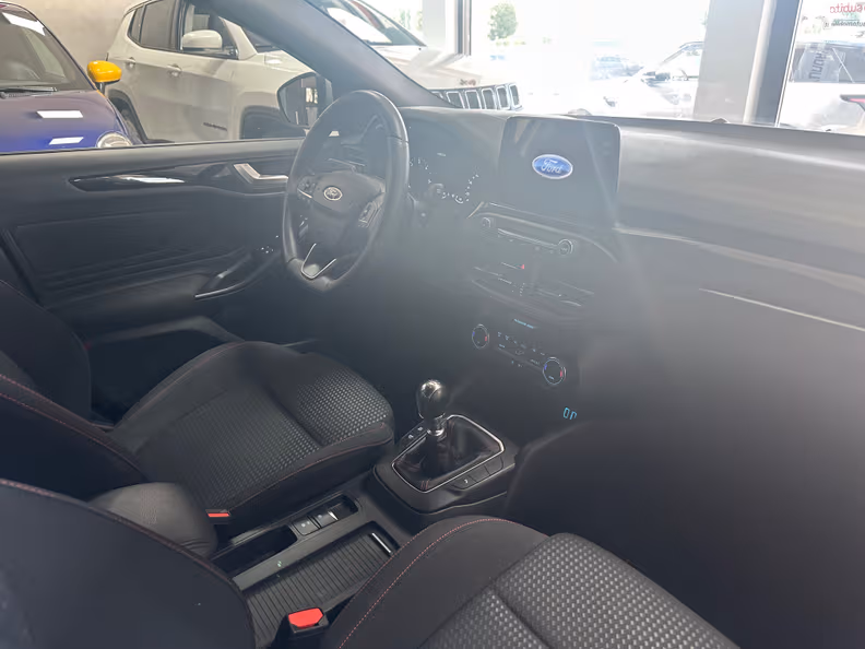 Ford Focus - 13