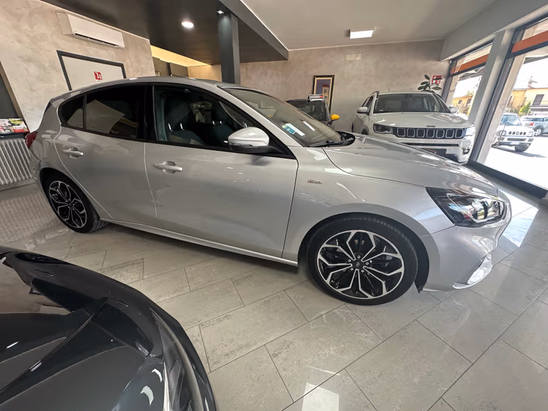 Ford Focus - 6