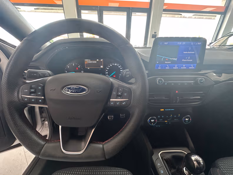 Ford Focus - 11