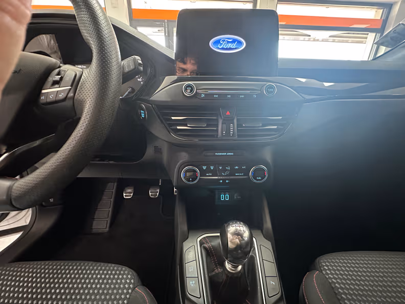 Ford Focus - 12