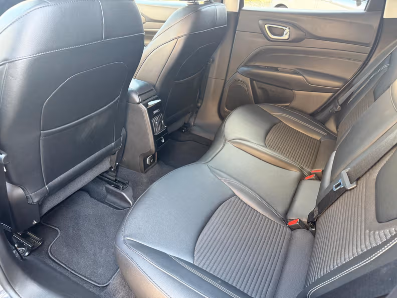 Jeep Compass - 28