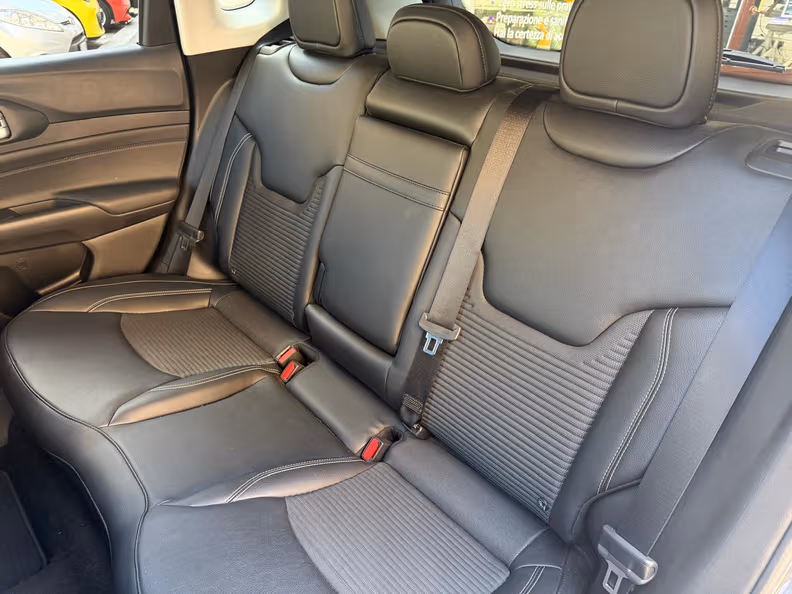 Jeep Compass - 12
