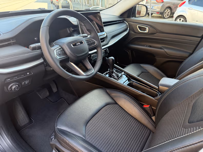 Jeep Compass - 25