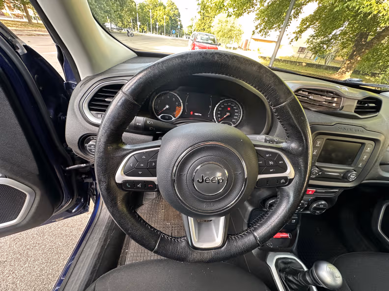 Jeep Renegade - 13