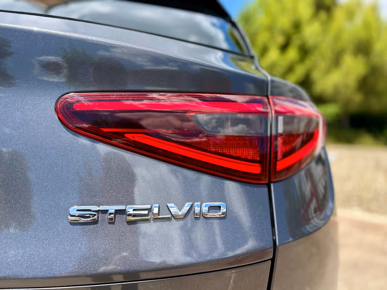 Alfa Romeo Stelvio - 12