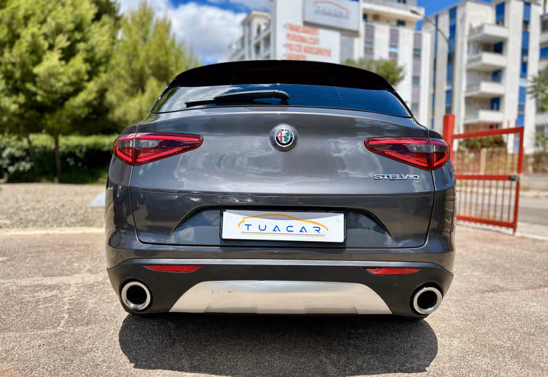 Alfa Romeo Stelvio - 8