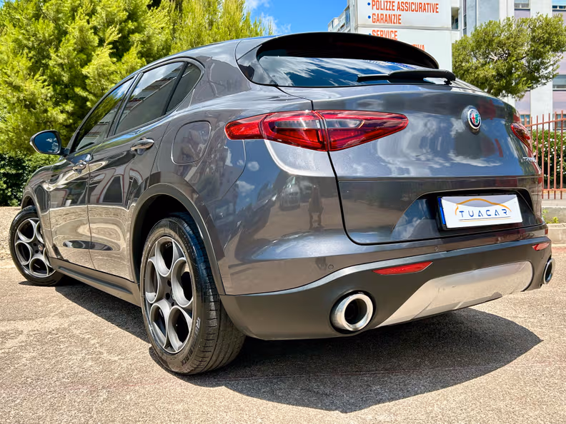 Alfa Romeo Stelvio - 7