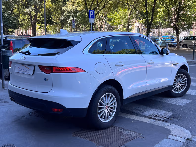 Jaguar F-Pace - 4