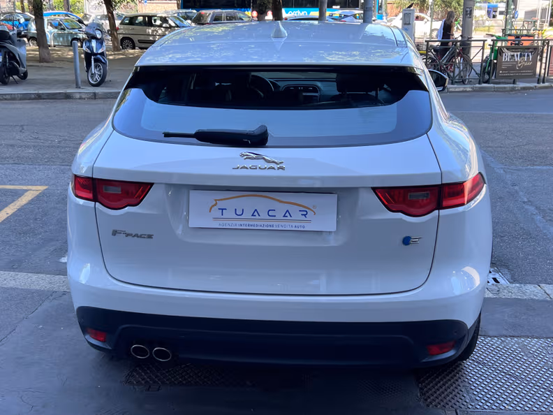 Jaguar F-Pace - 5