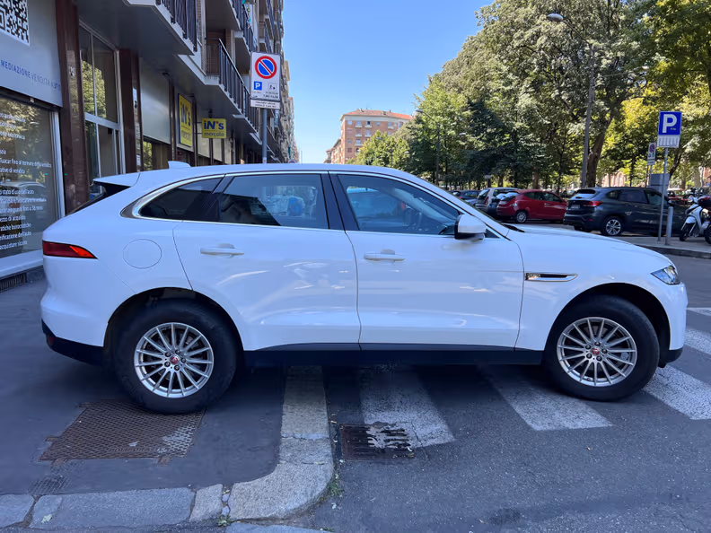 Jaguar F-Pace - 16
