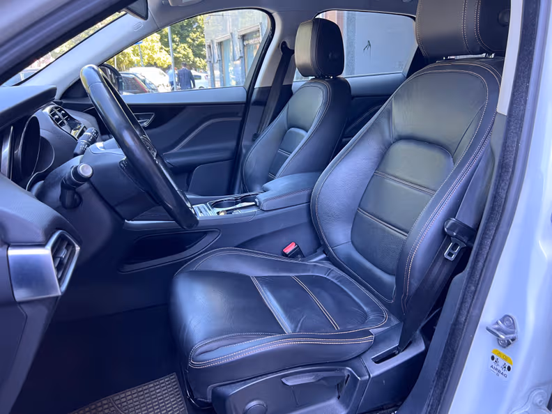 Jaguar F-Pace - 10