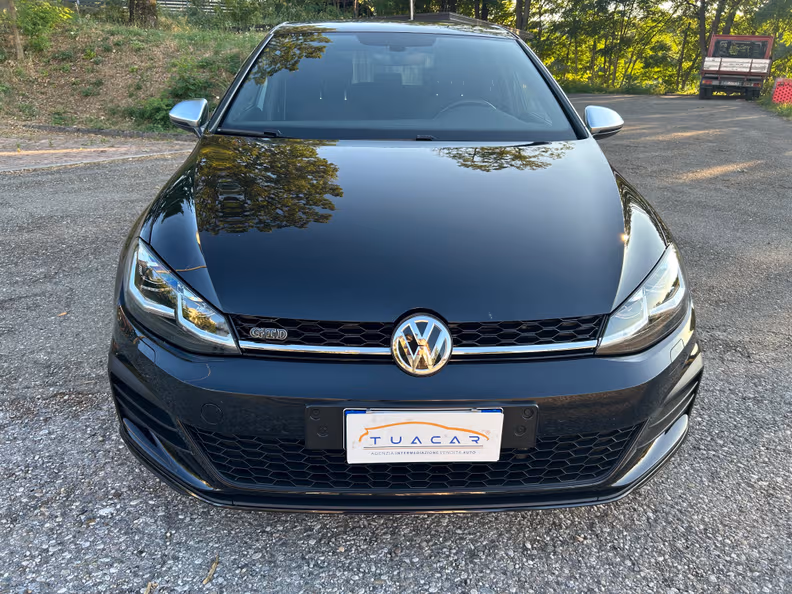 VW Golf - 8