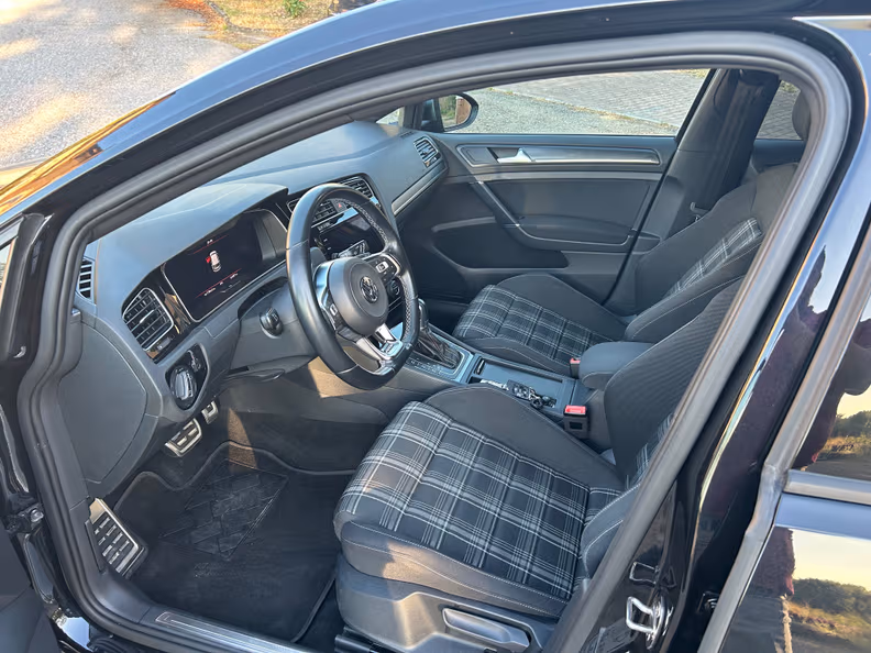 VW Golf - 13