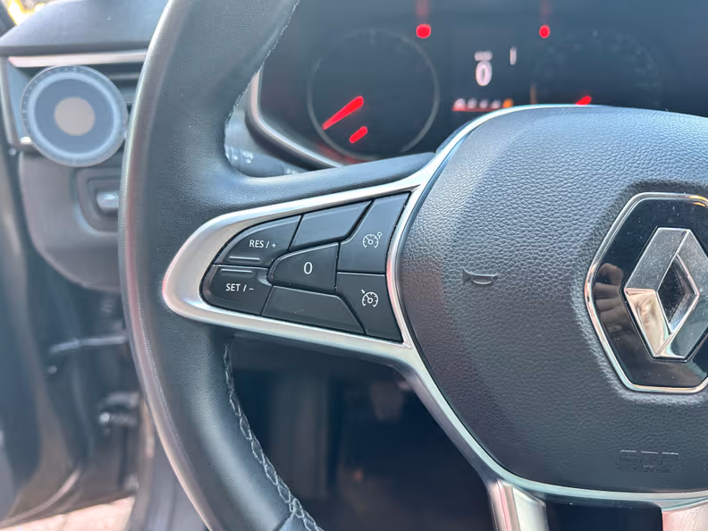 Renault Clio - 11