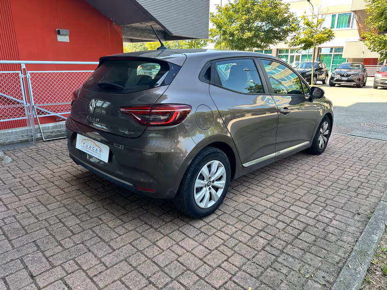 Renault Clio - 7