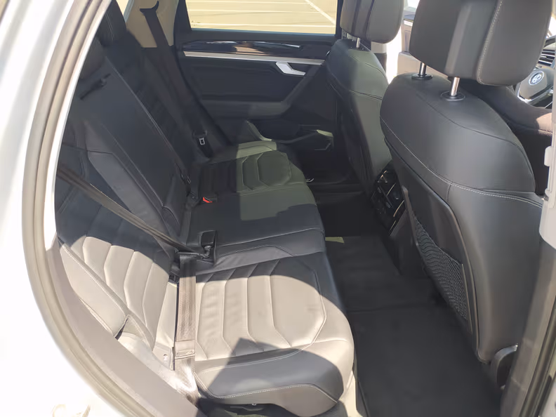 Volkswagen Touareg - 38