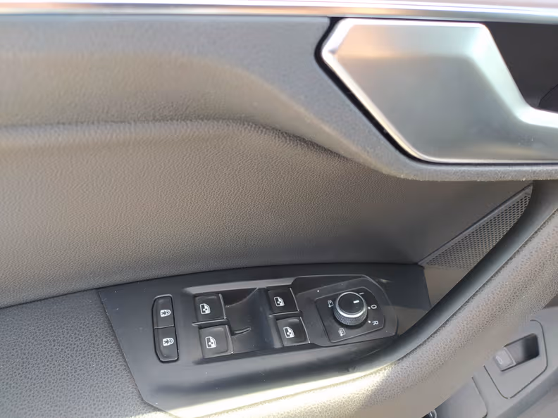 Volkswagen Touareg - 29