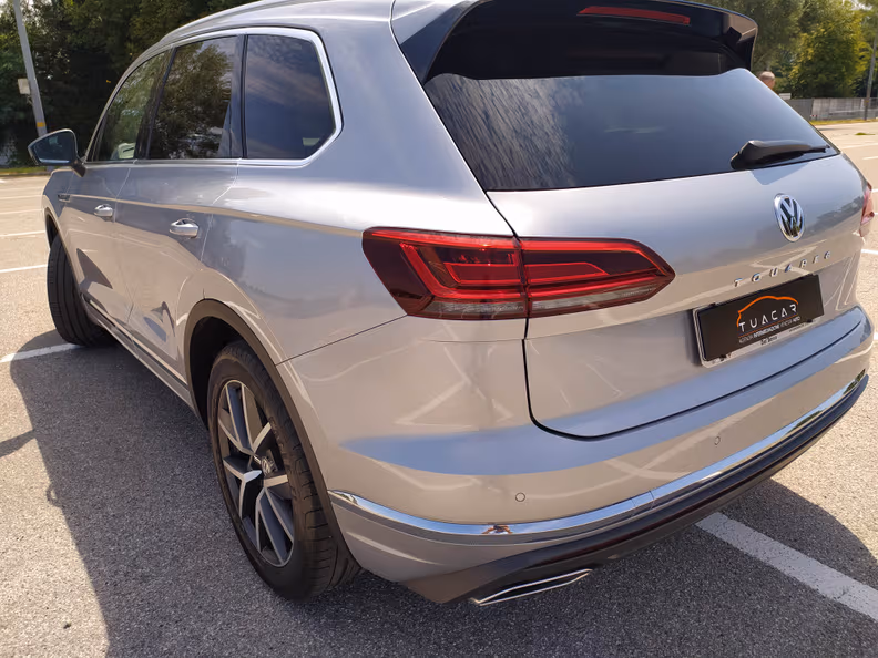 Volkswagen Touareg - 19
