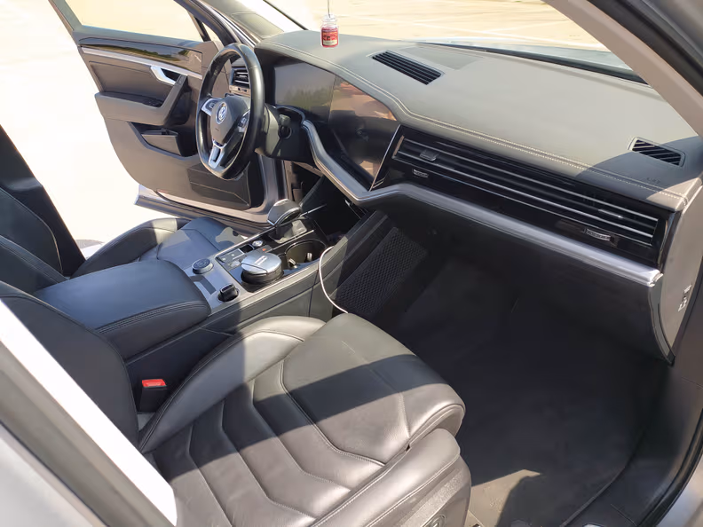 Volkswagen Touareg - 9