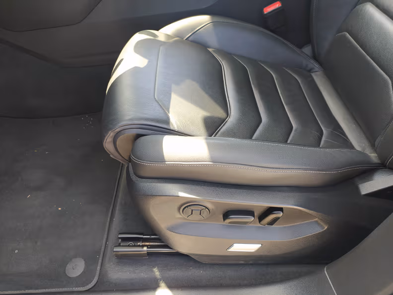 Volkswagen Touareg - 32