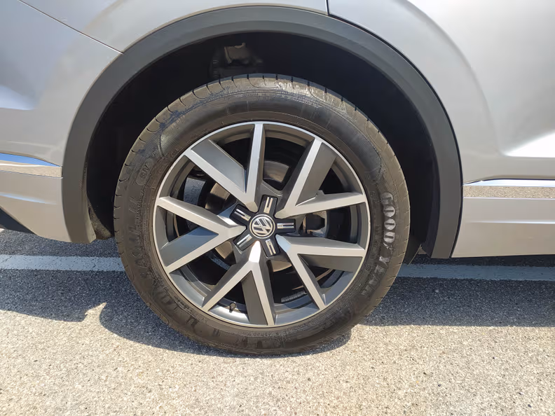 Volkswagen Touareg - 25