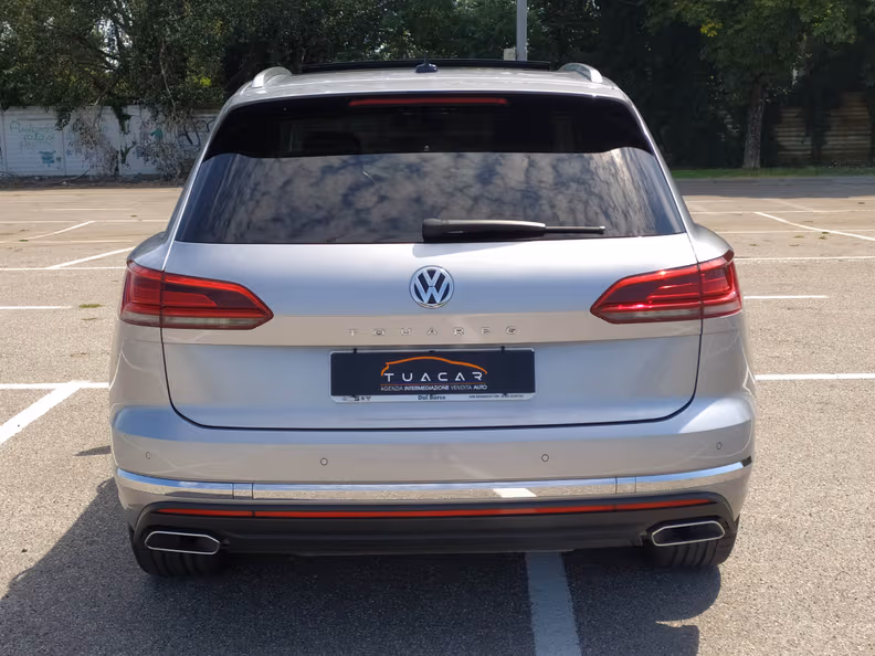 Volkswagen Touareg - 14