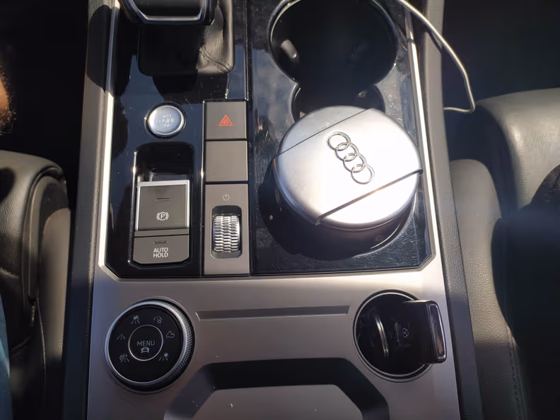 Volkswagen Touareg - 53