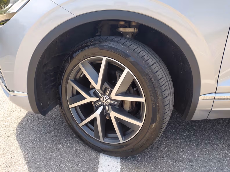 Volkswagen Touareg - 27
