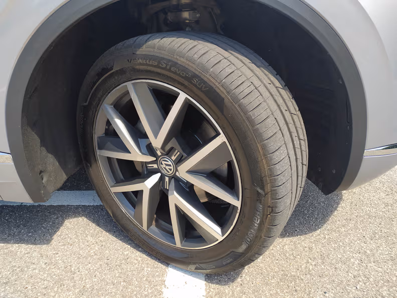 Volkswagen Touareg - 13
