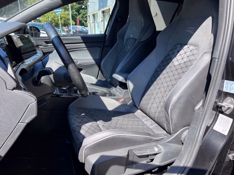 Volkswagen Golf - 12